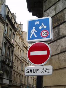 Doble sentido ciclable (Bordeaux, quartier St Michel)