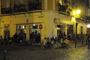 Peris Mencheta adoquinado bruto aceras altas 2