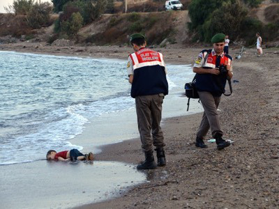 Niño muerto en isla de Lesbos