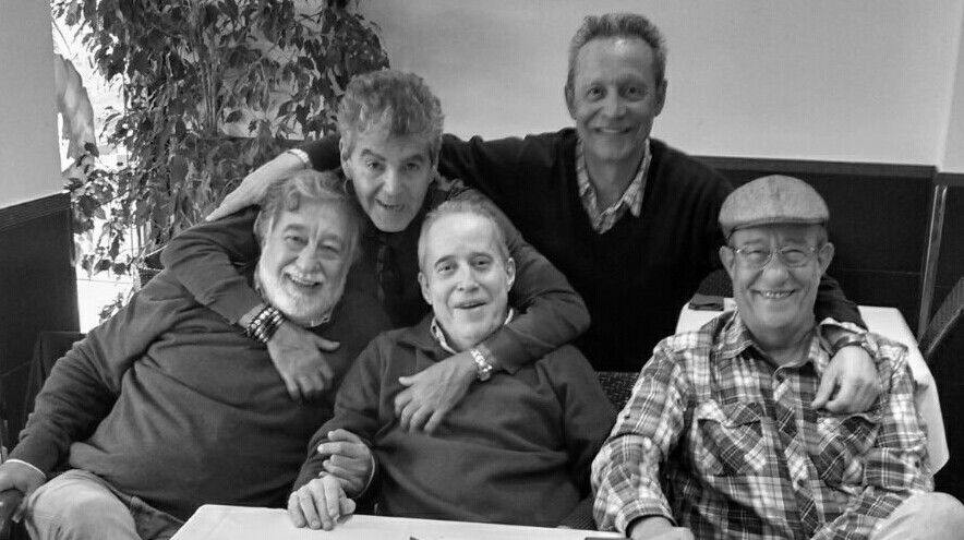 antonio-delgado-en-grupo-en-blanco-y-negro