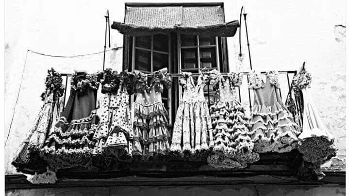 trajes de sevillanas fotos antiguas de Sevilla